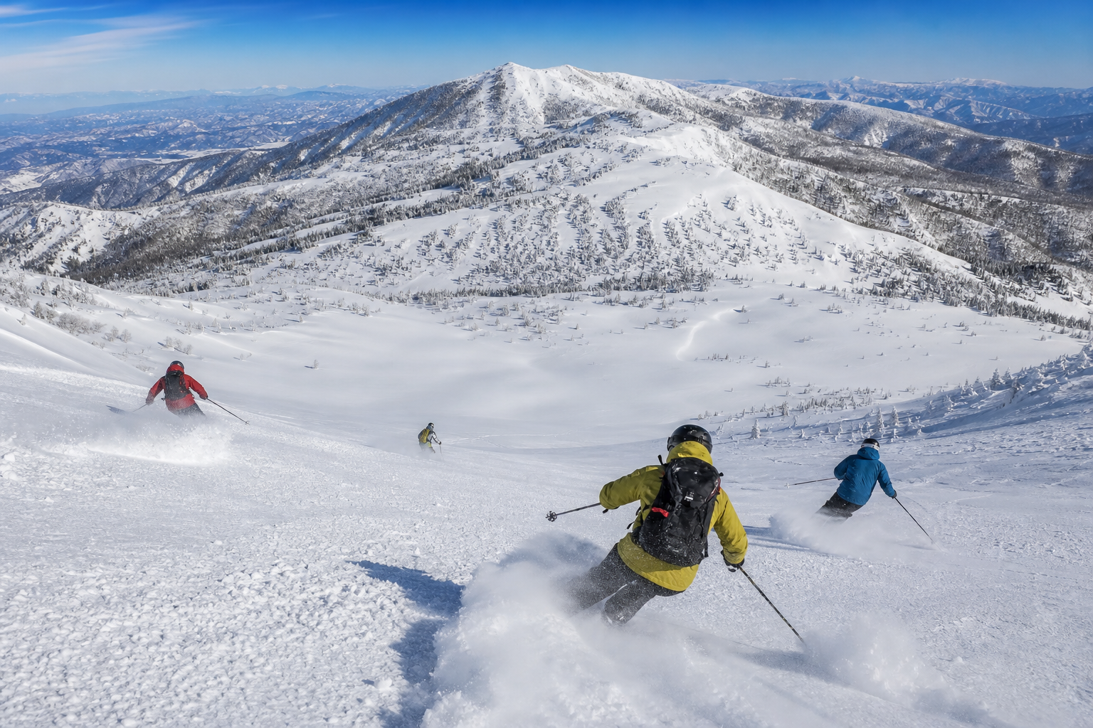 新幹線の車内から雪景色を望む旅のイメージ